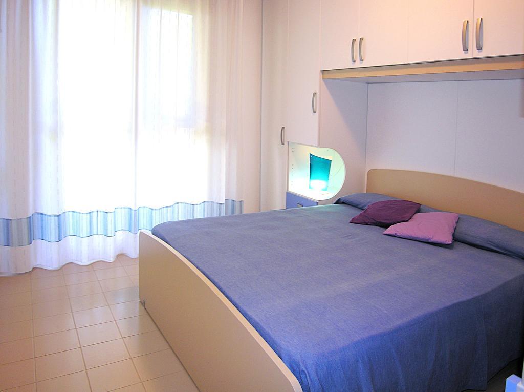 Apartment Gemini Con Piscina Μπιμπιόνε Δωμάτιο φωτογραφία